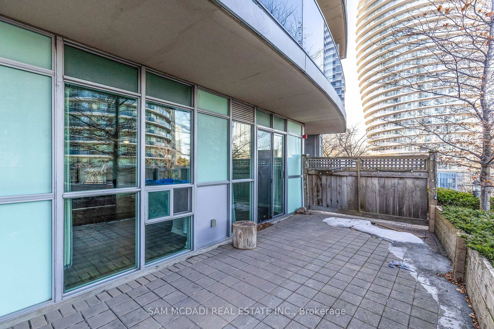 70 Absolute Ave, unit 310 for rent