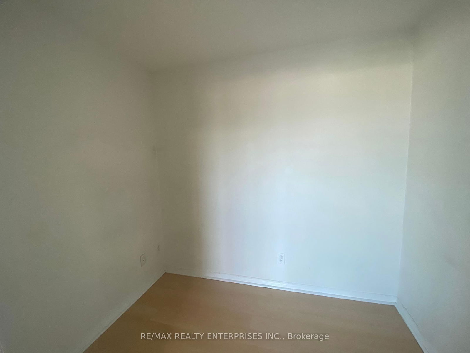 215 Queen St E, unit 1511 for rent