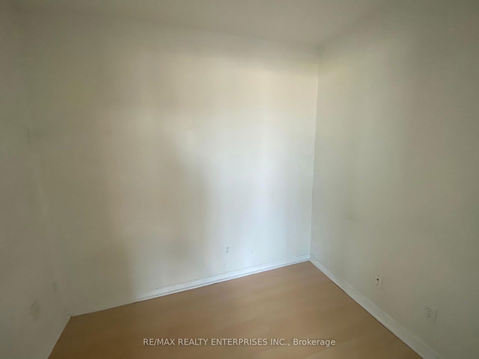 215 Queen St E, unit 1511 for rent