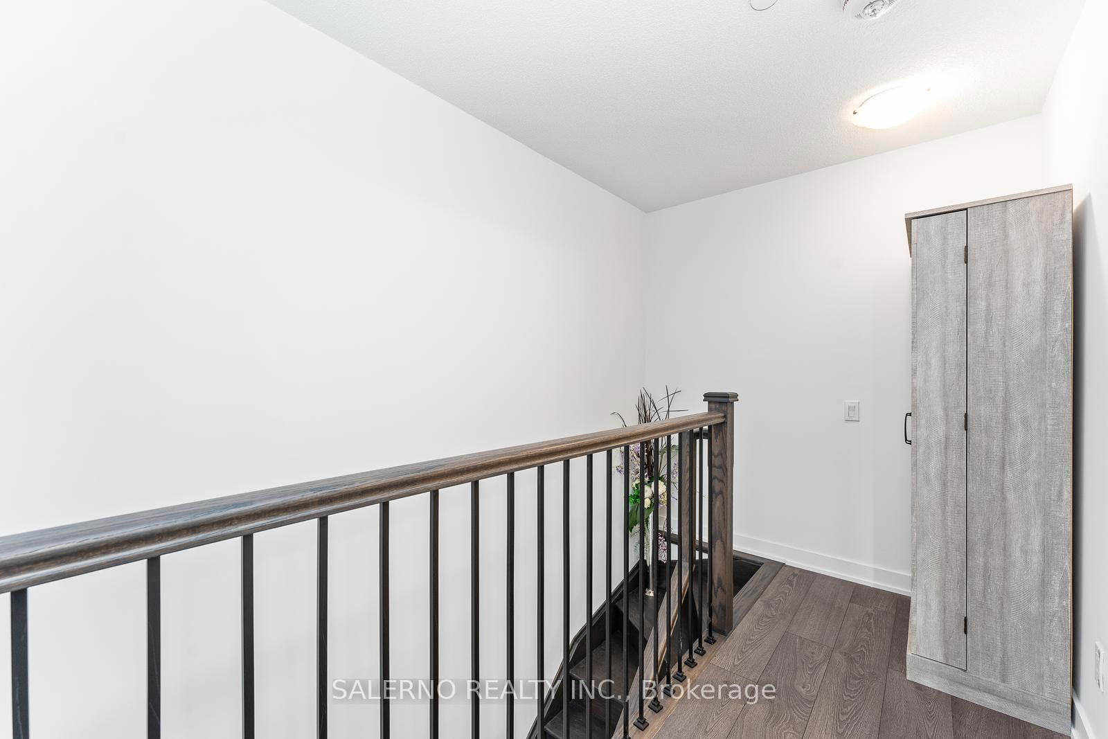 251 Manitoba St, unit 111 for rent