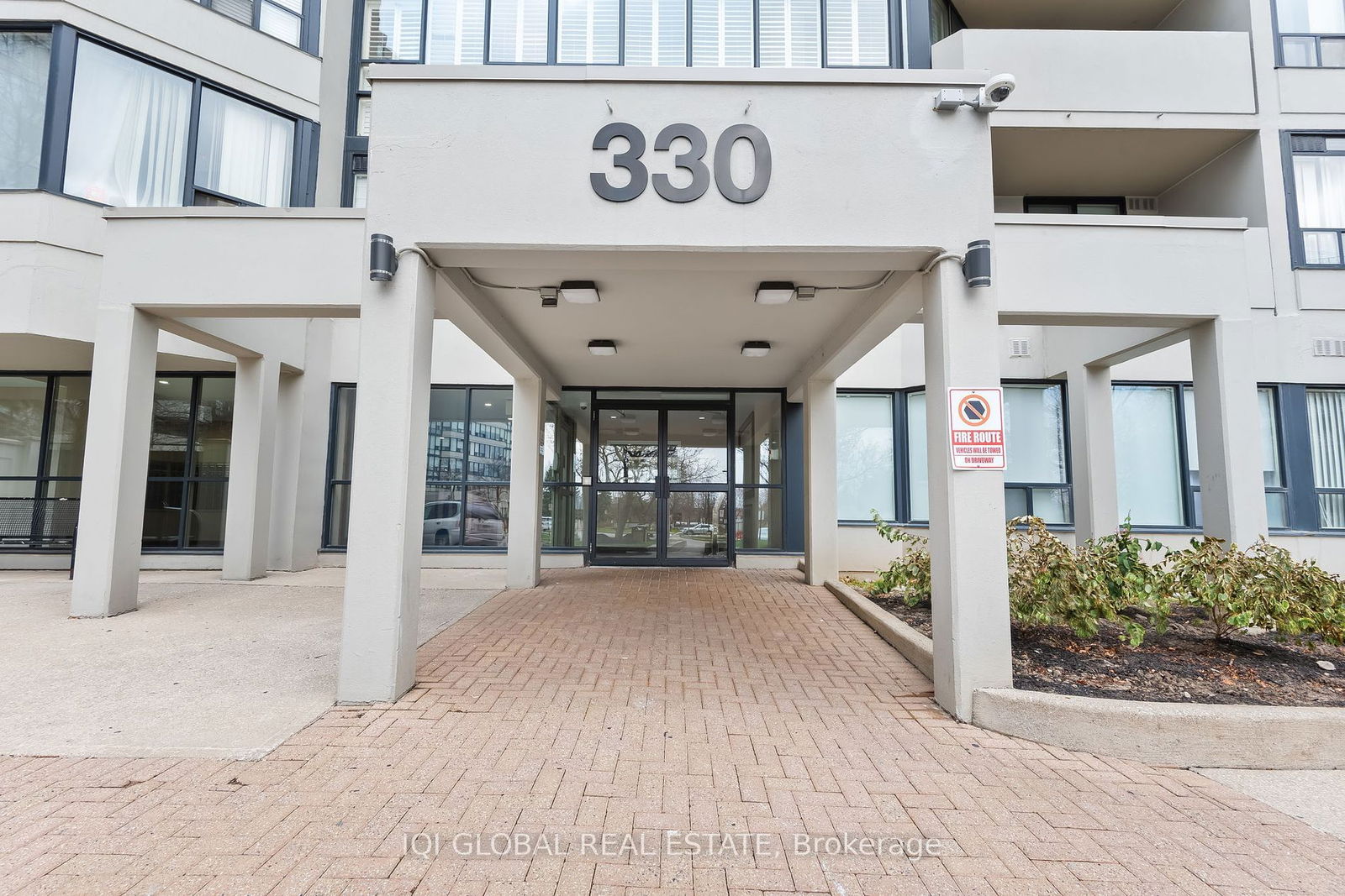 330 Rathburn Rd W, unit 1205 for rent