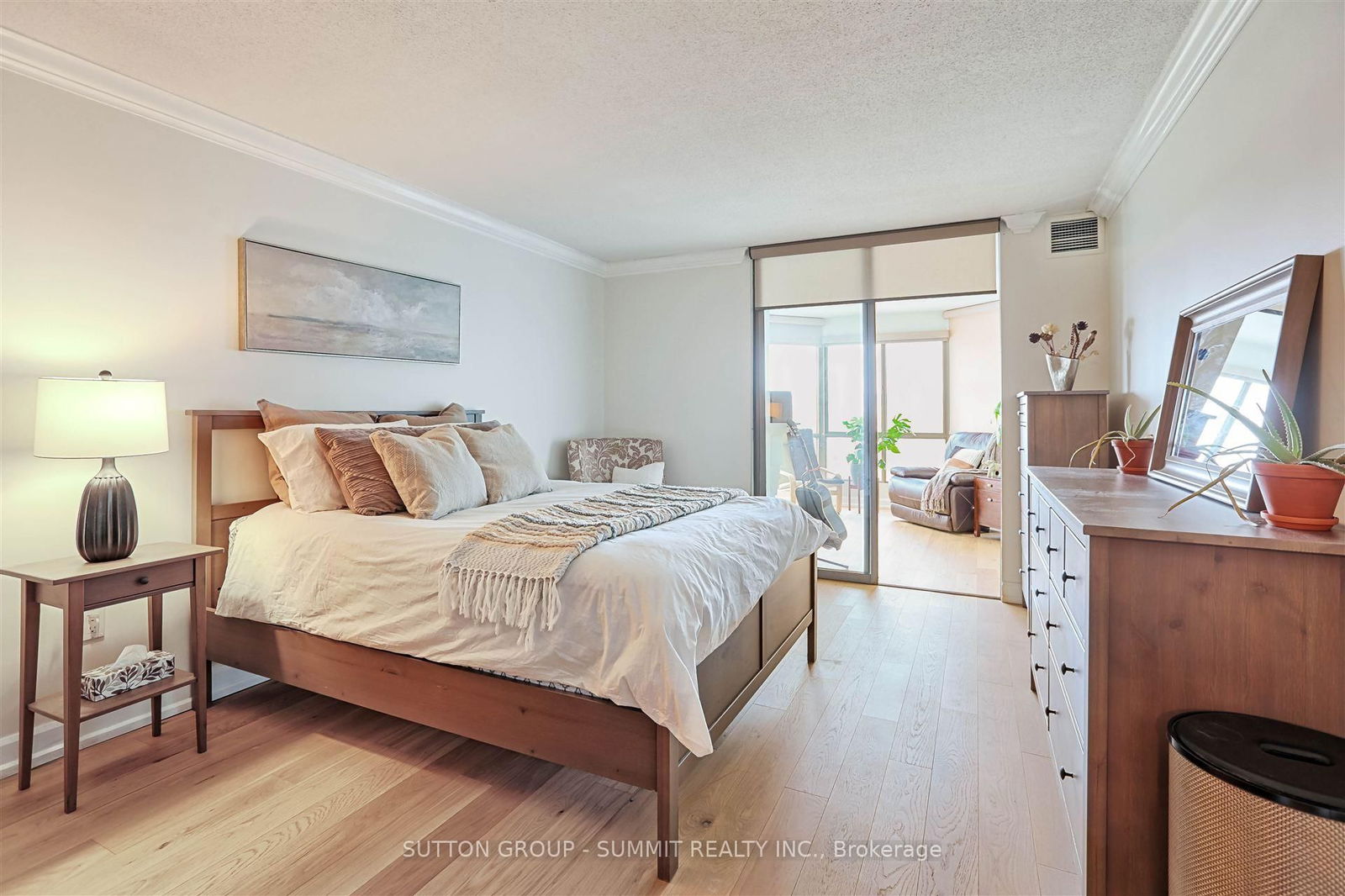 1201 North Shore Blvd E, unit 1002 for sale