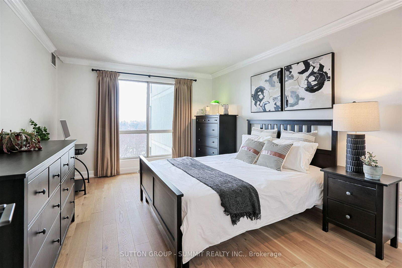 1201 North Shore Blvd E, unit 1002 for sale