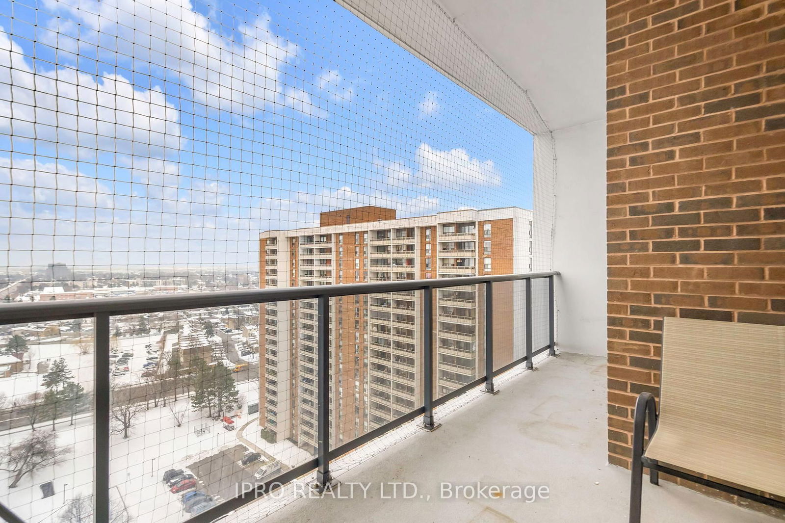 21 Knightsbridge Rd, unit 1903 for sale