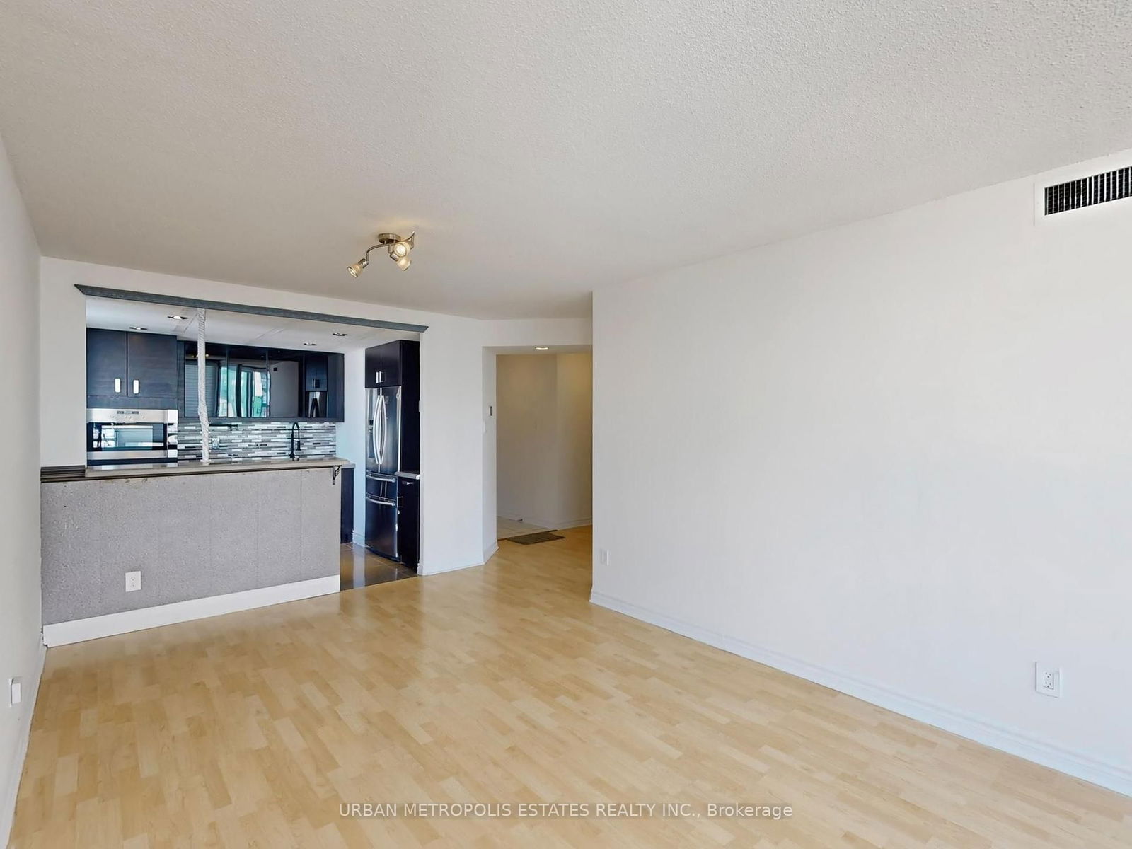 4450 Tucana Crt W, unit 1806 for rent