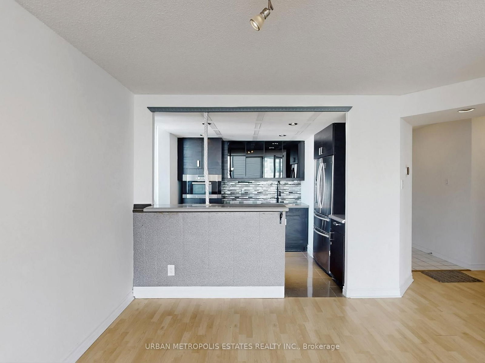 4450 Tucana Crt W, unit 1806 for rent