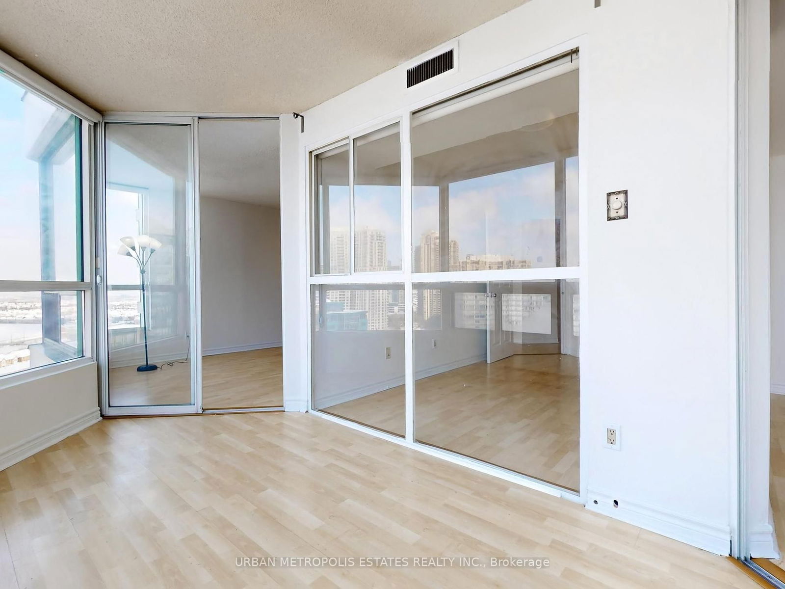 4450 Tucana Crt W, unit 1806 for rent