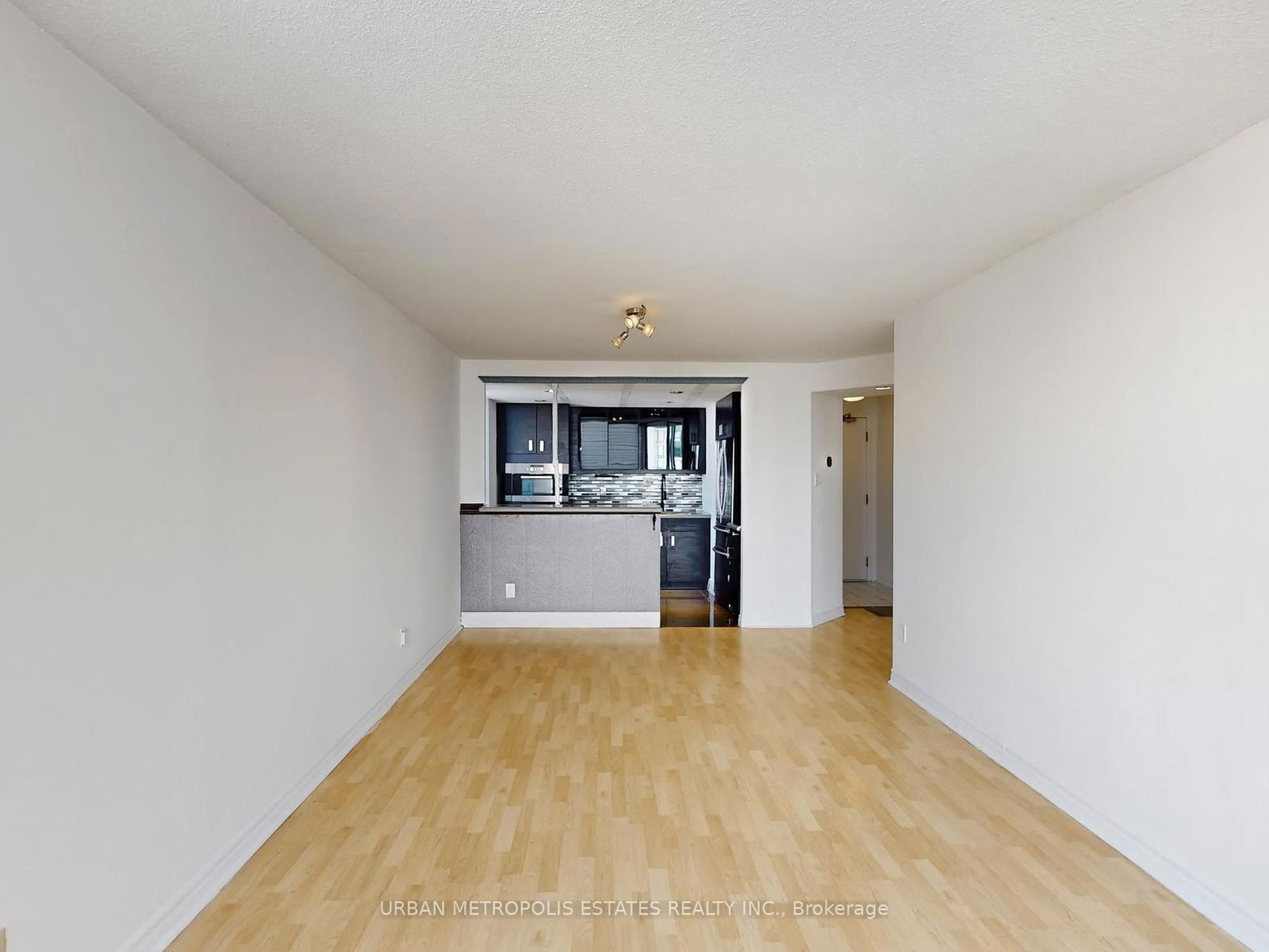 4450 Tucana Crt W, unit 1806 for rent