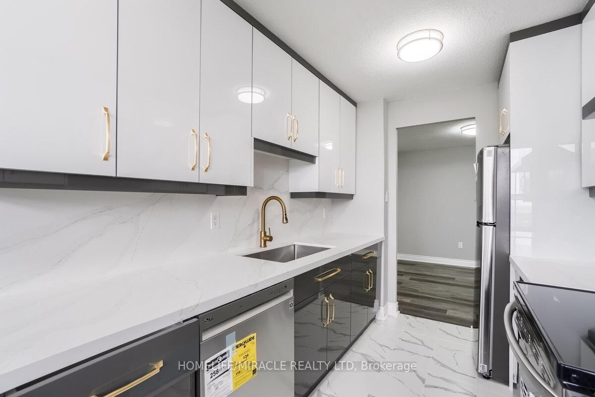 15 Kensington Rd, unit 1703 for rent