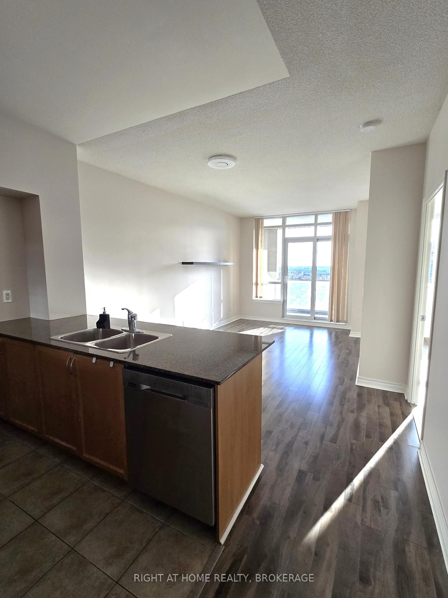 388 Prince of Wales Dr, unit 1603 for rent