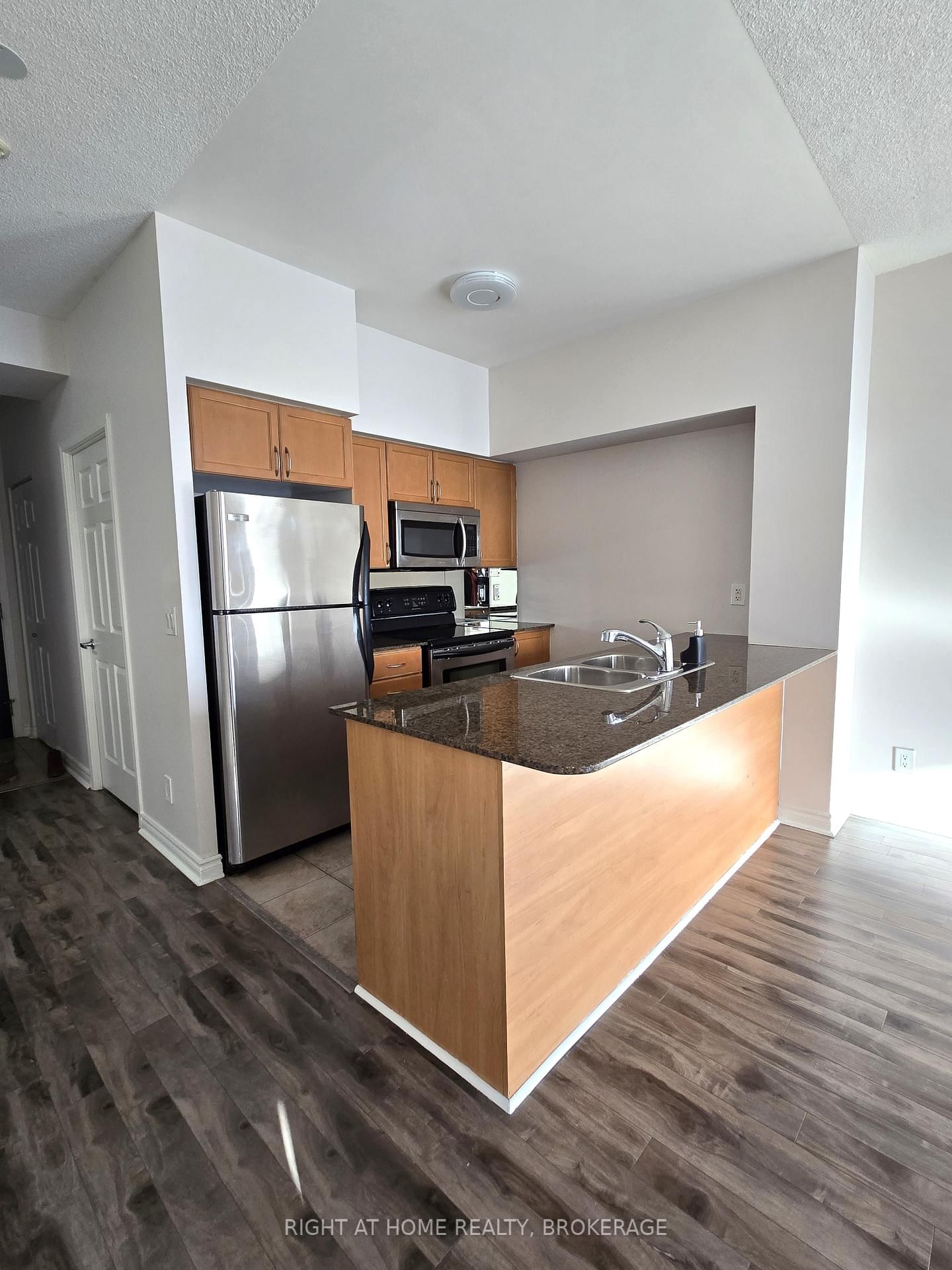 388 Prince of Wales Dr, unit 1603 for rent