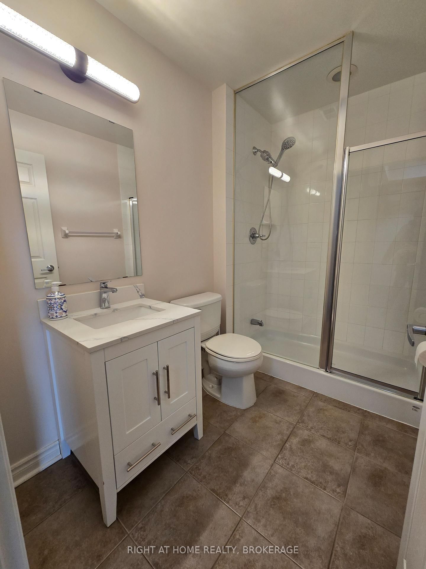 388 Prince of Wales Dr, unit 1603 for rent