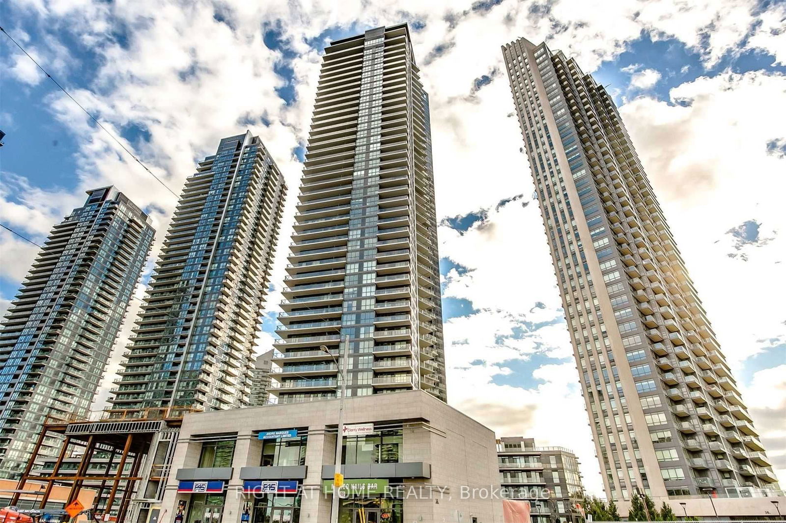 10 Park Lawn Rd, unit 2507 for rent