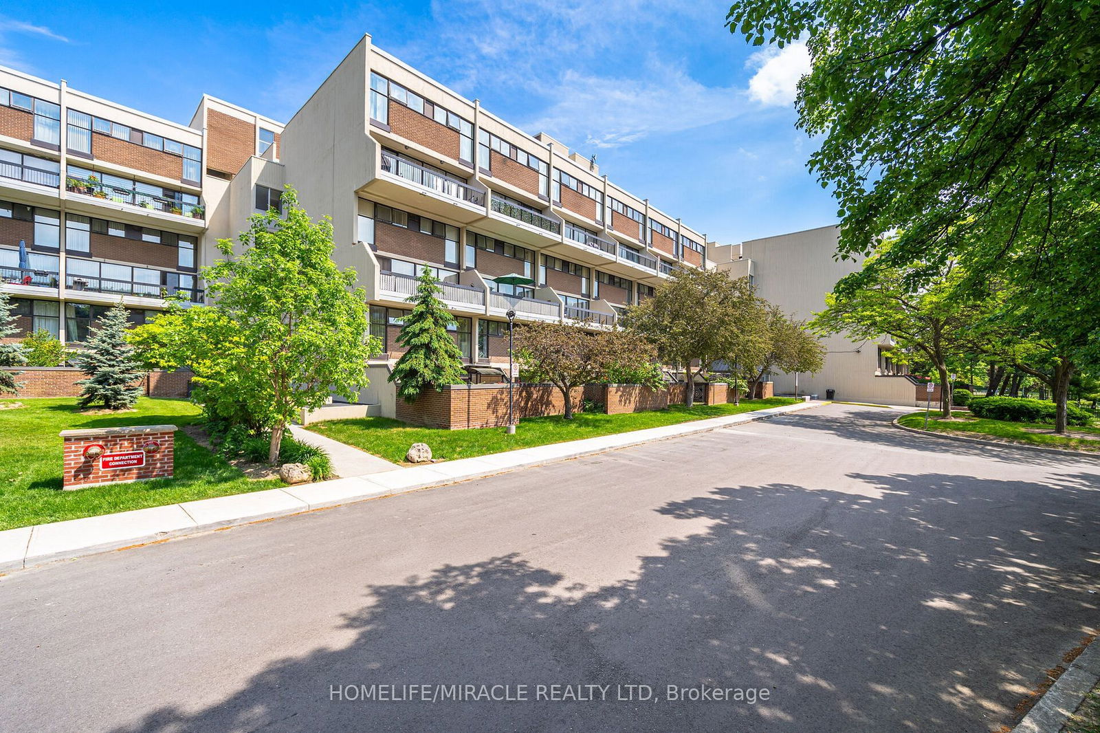 Queenscourt Condos, Etobicoke, Toronto