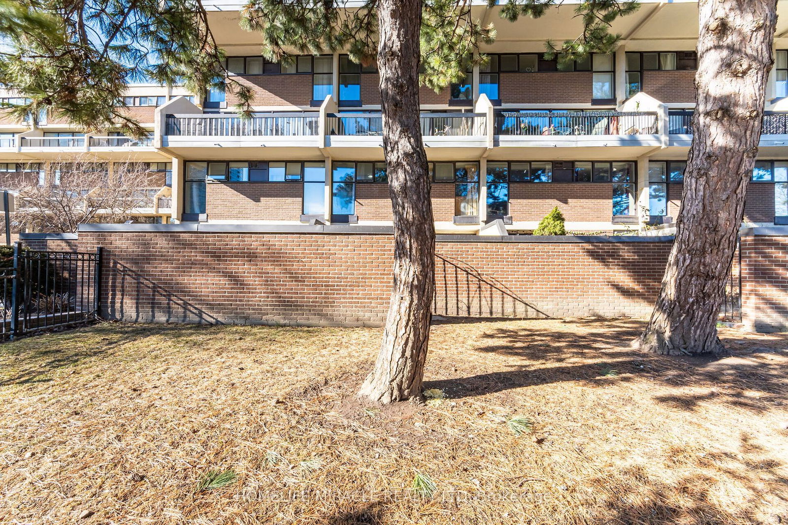 Queenscourt Condos, Etobicoke, Toronto