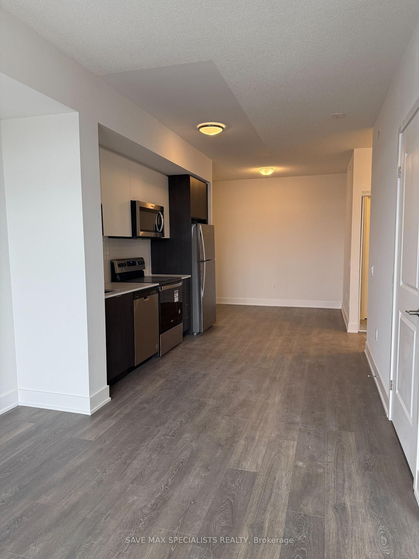 204 Burnhamthorpe Rd E, unit 1405 for rent