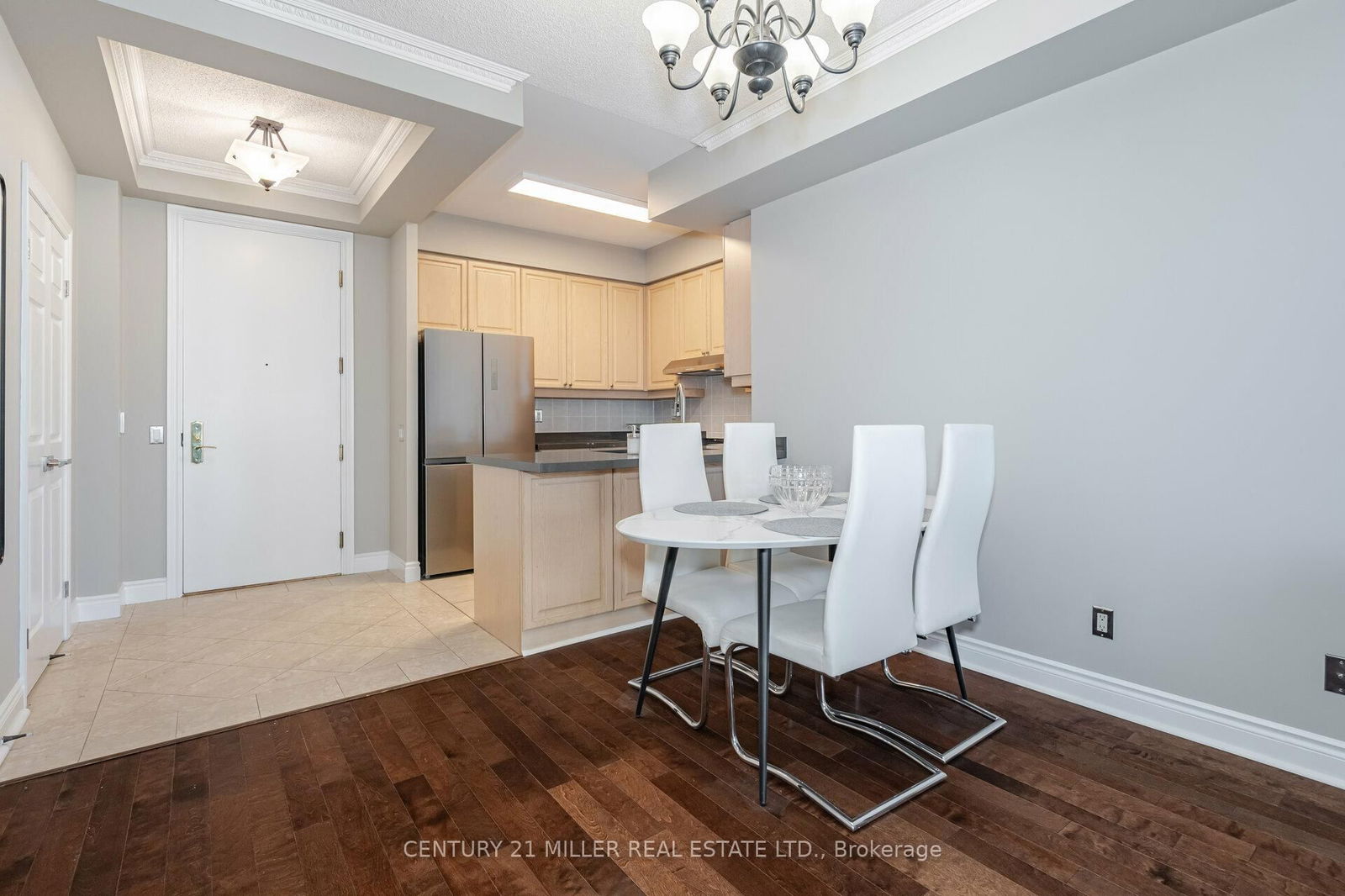 25 Kingsbridge Garden Circ, unit 3013 for rent