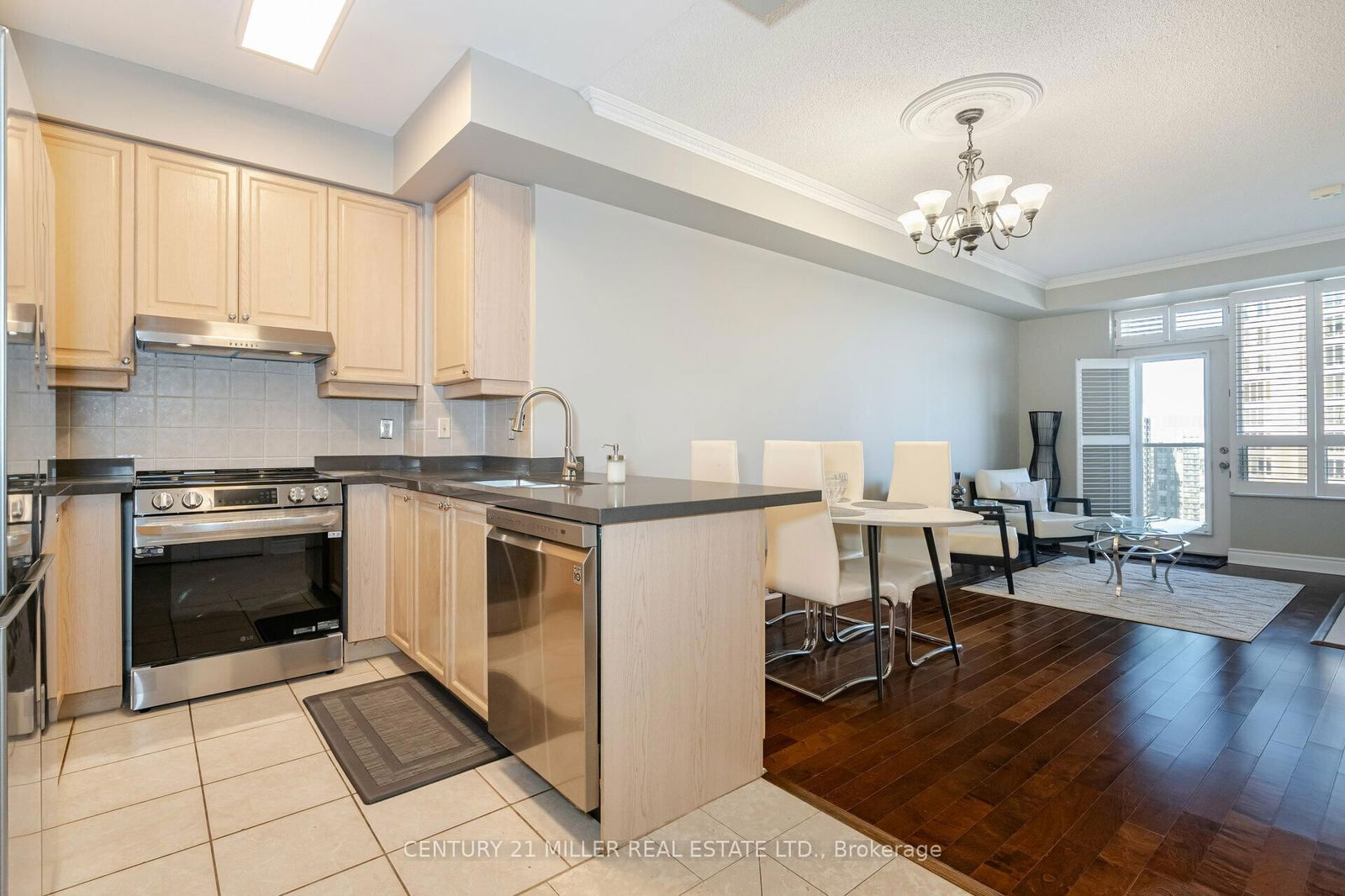 25 Kingsbridge Garden Circ, unit 3013 for rent