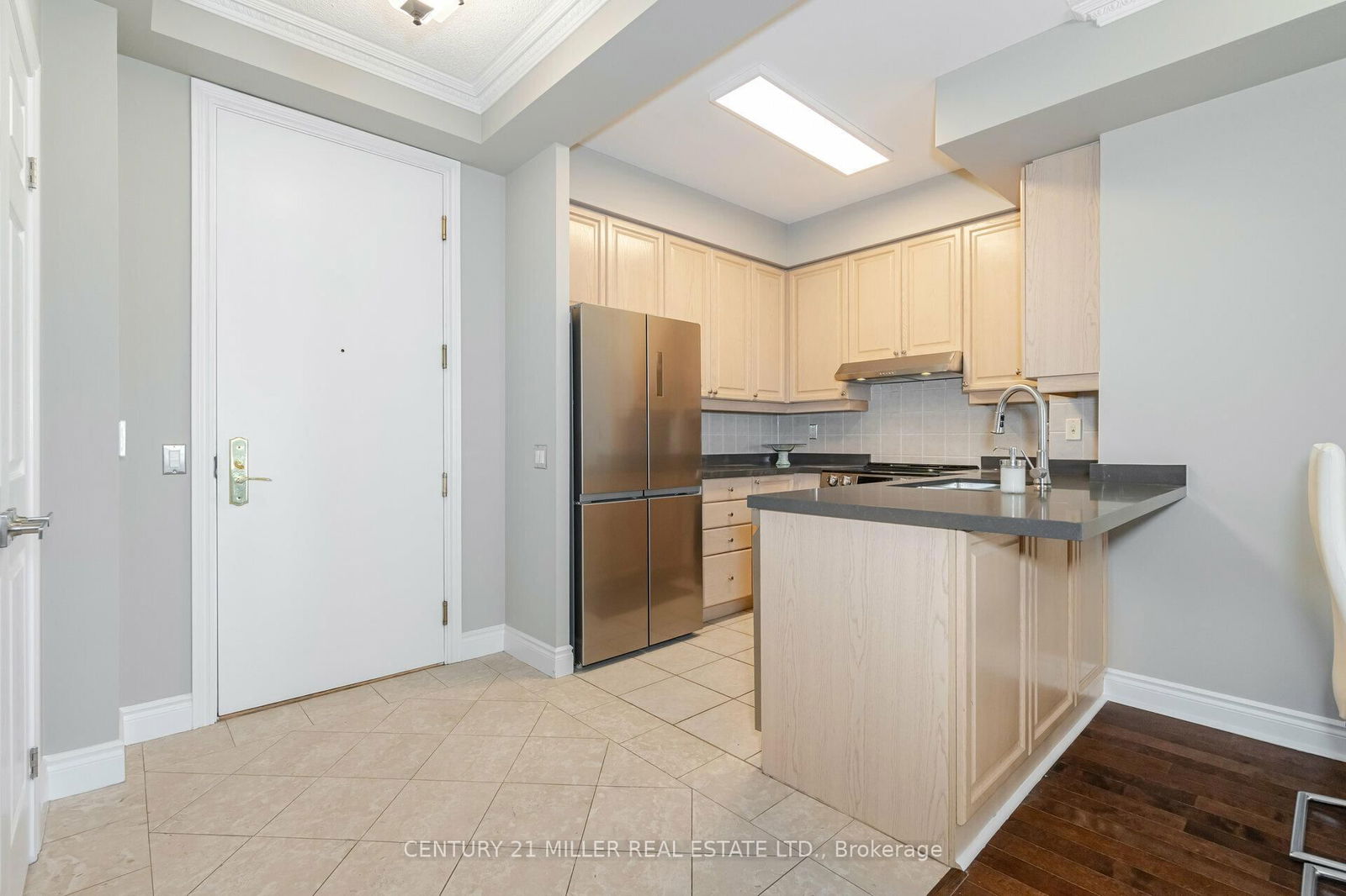 25 Kingsbridge Garden Circ, unit 3013 for rent