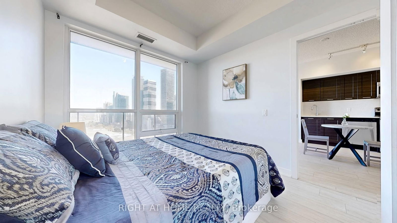 2220 Lake Shore Blvd W, unit 2005 for sale