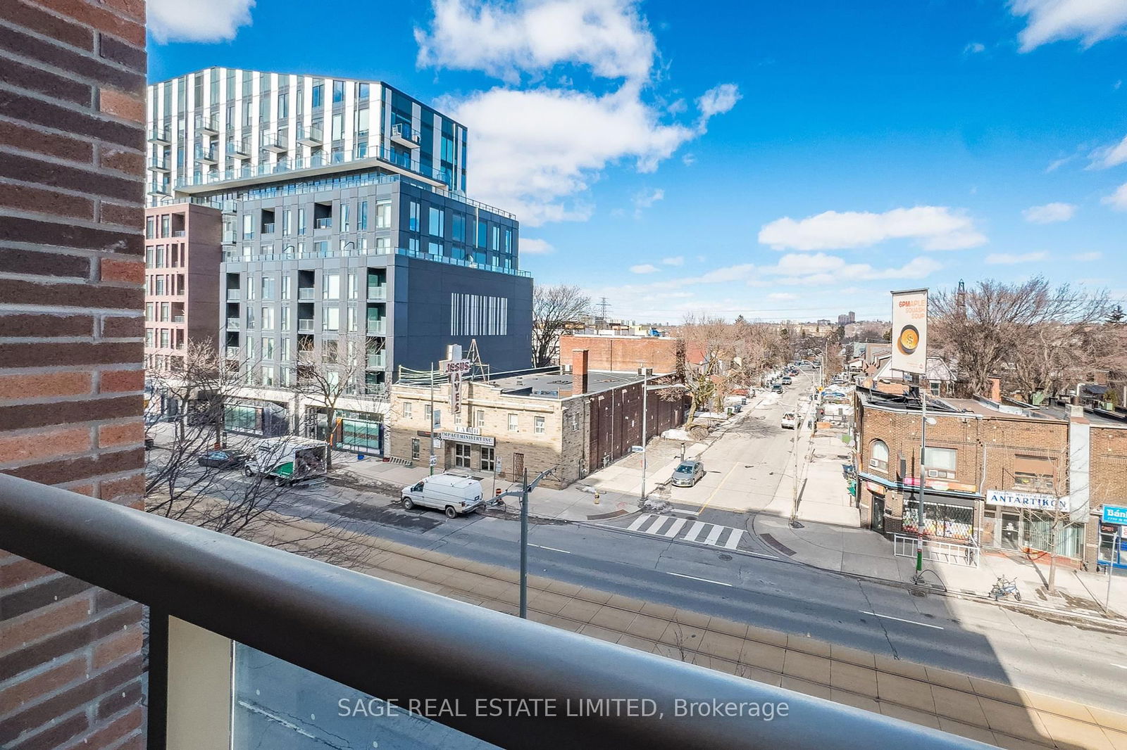 1787 St Clair Ave W, unit 422 for rent