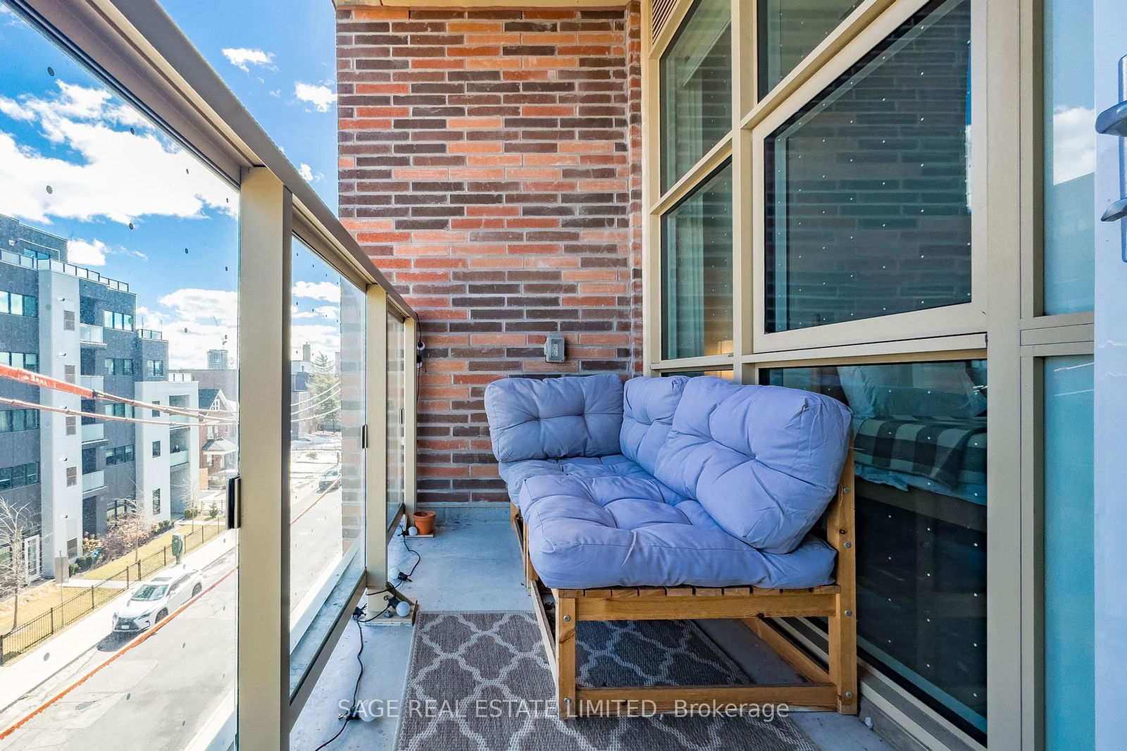 1787 St Clair Ave W, unit 422 for rent