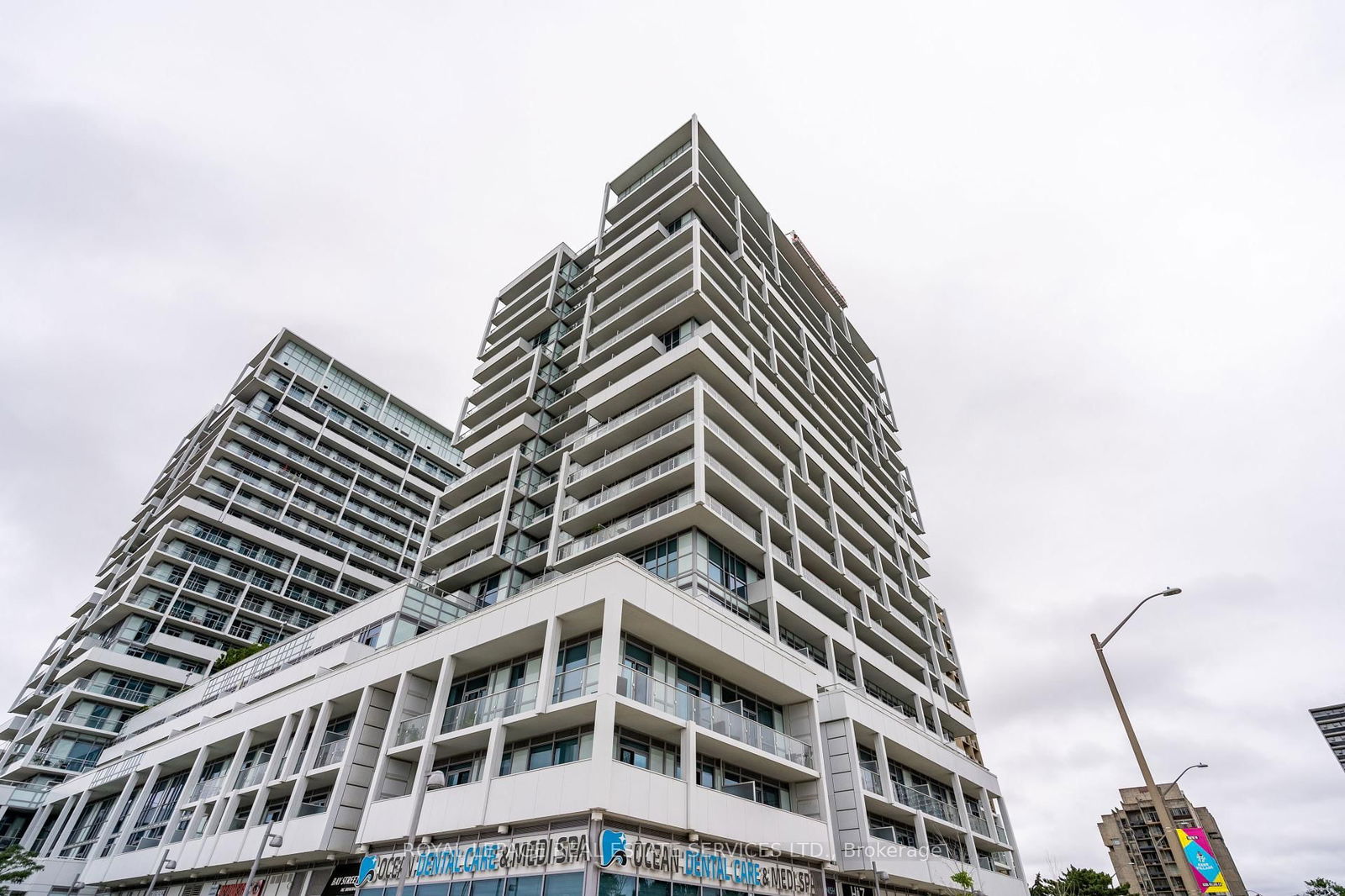 55 Speers Rd, unit 612 for sale