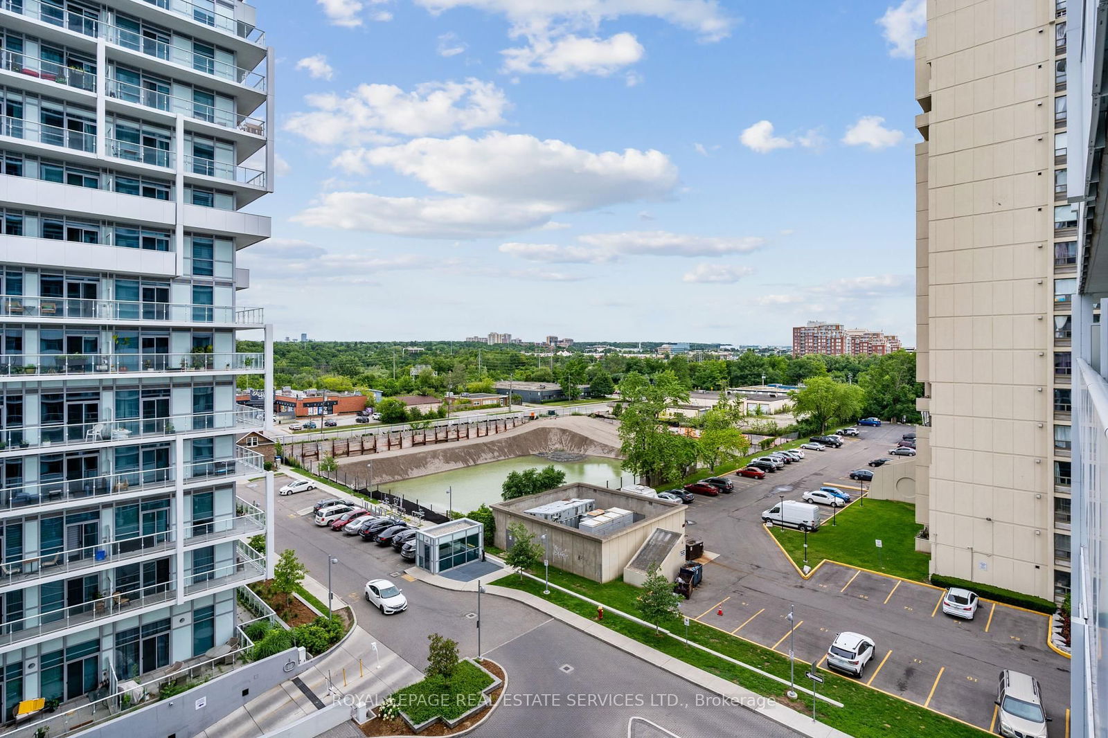 55 Speers Rd, unit 612 for sale