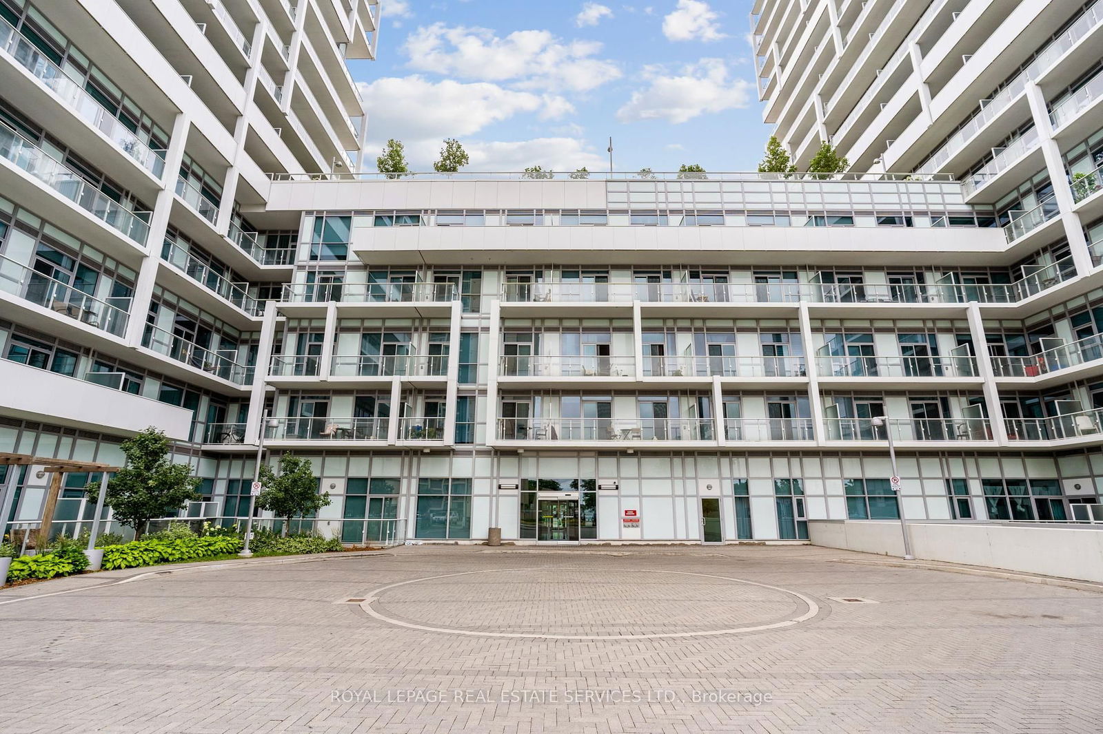 55 Speers Rd, unit 612 for sale