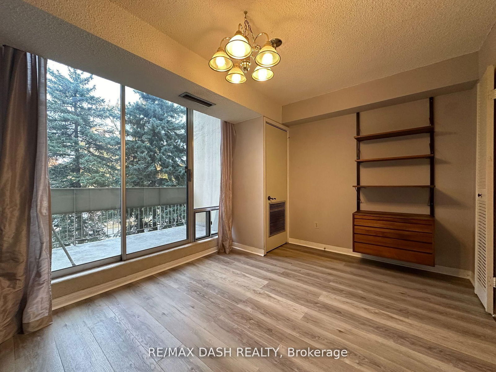 1300 Marlborough Crt, unit 306 for rent