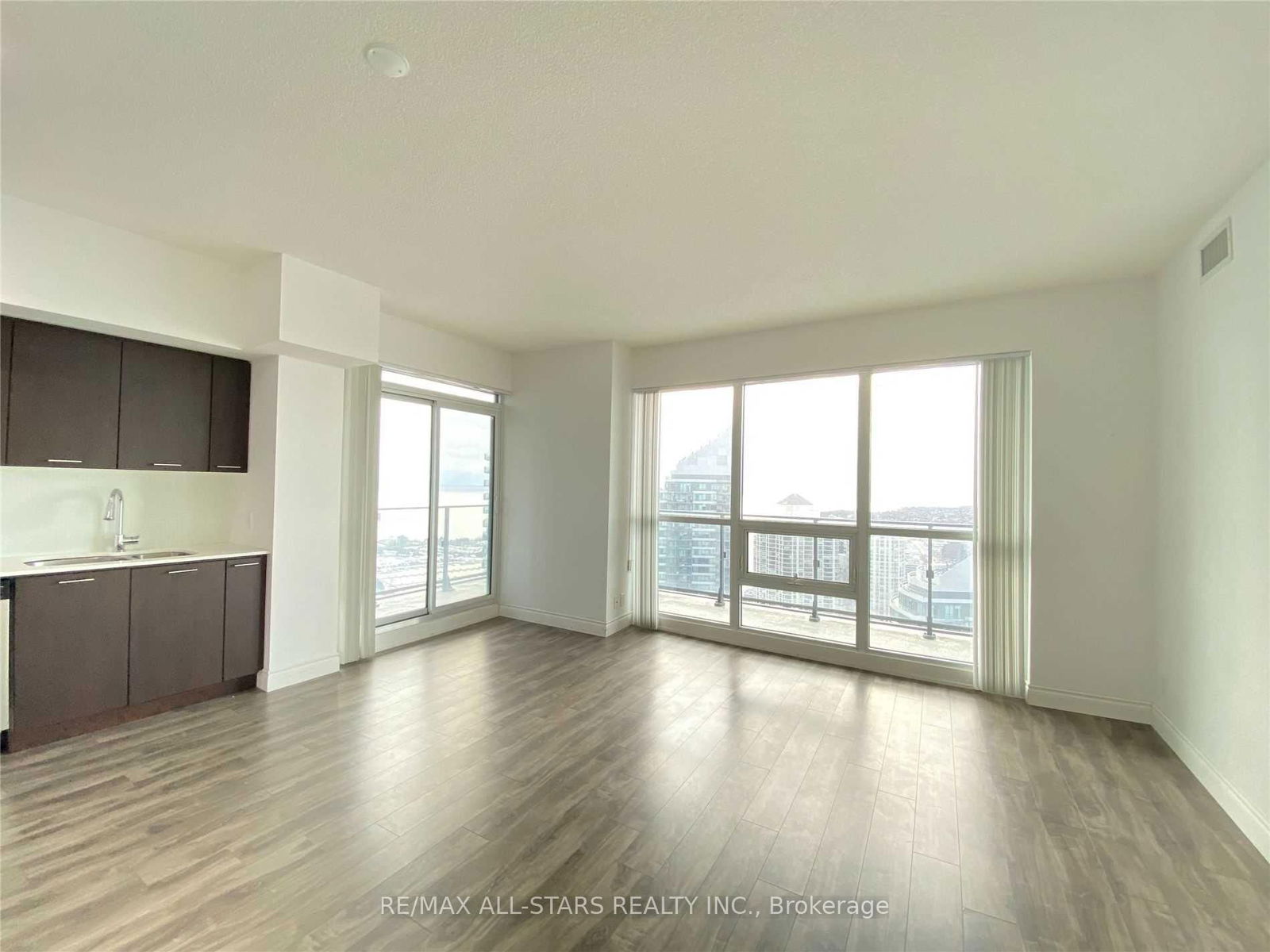 2220 Lake Shore Blvd W, unit 3709 for rent