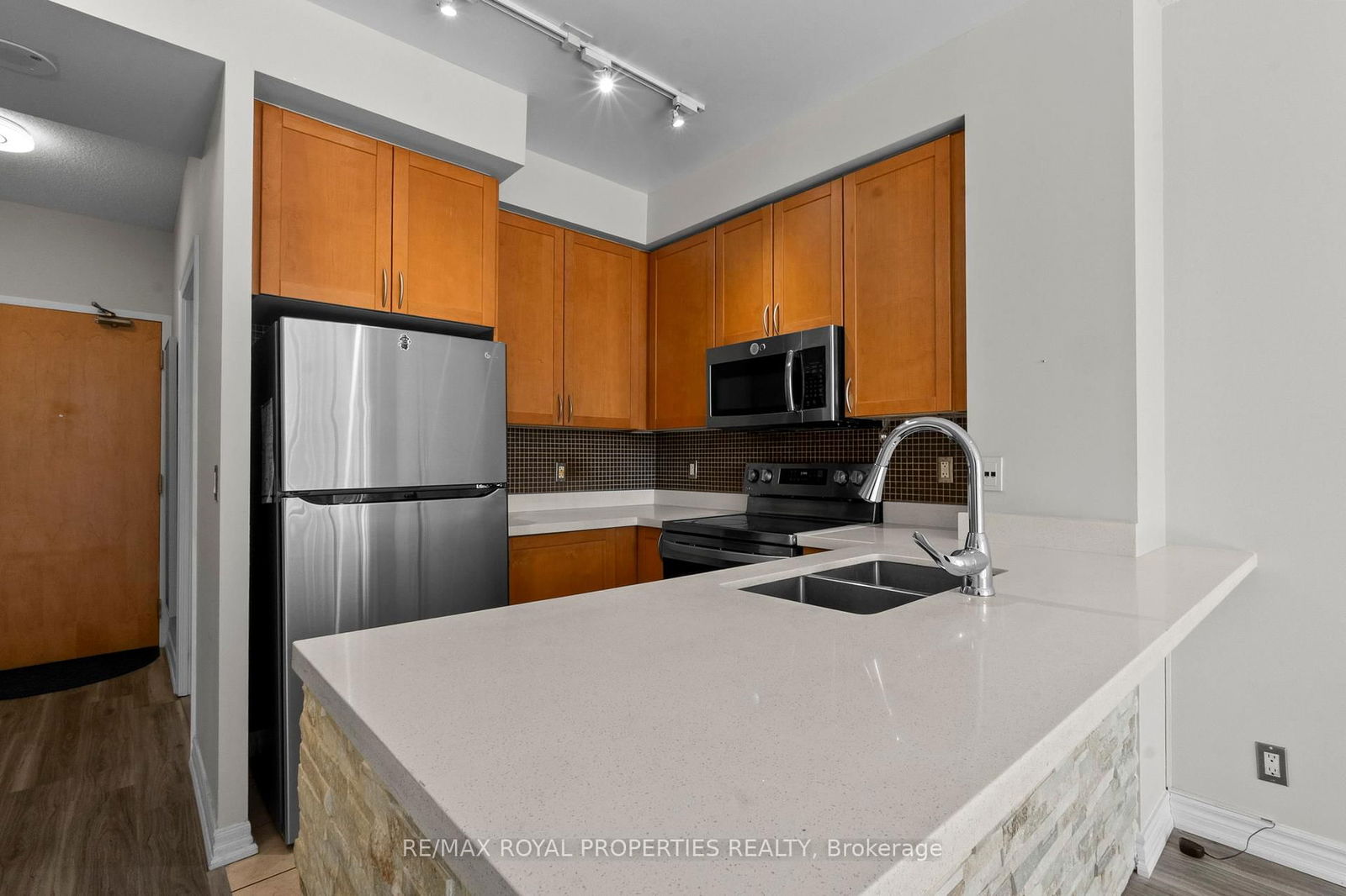 3939 Duke Of York Blvd, unit 1708 for rent