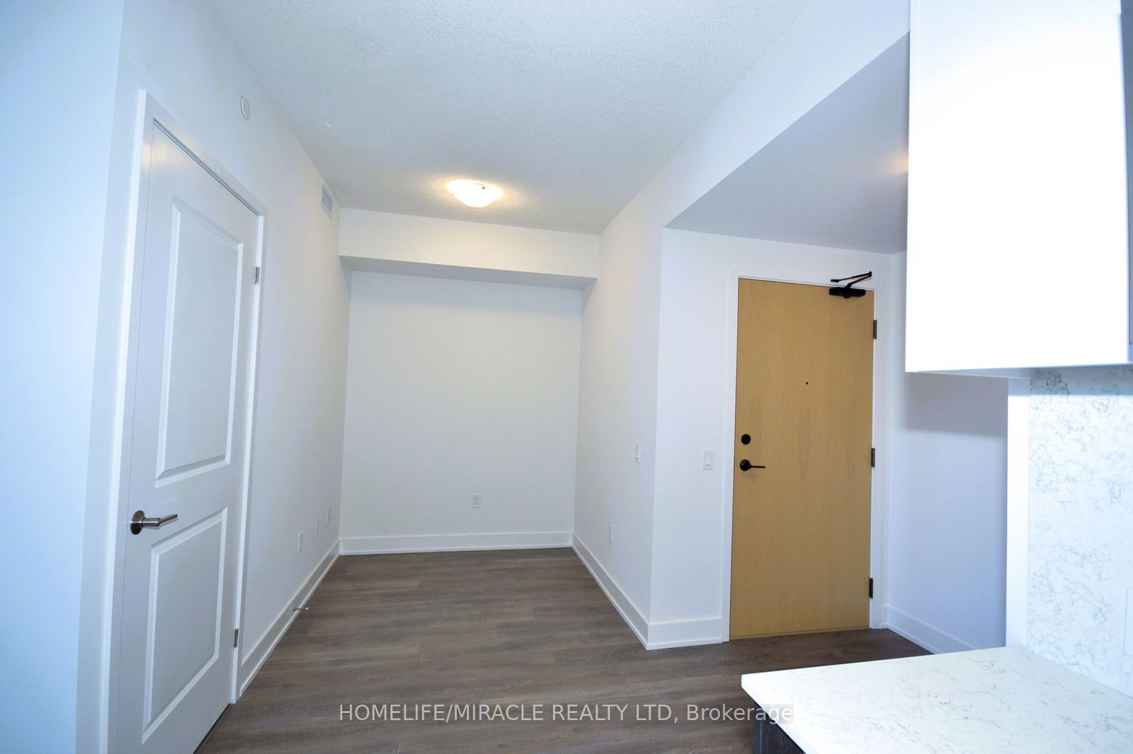 204 Burnhamthorpe Rd E, unit 1506 for rent