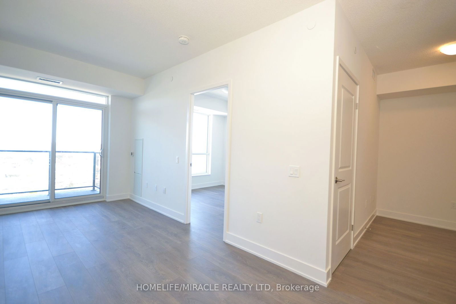 204 Burnhamthorpe Rd E, unit 1506 for rent