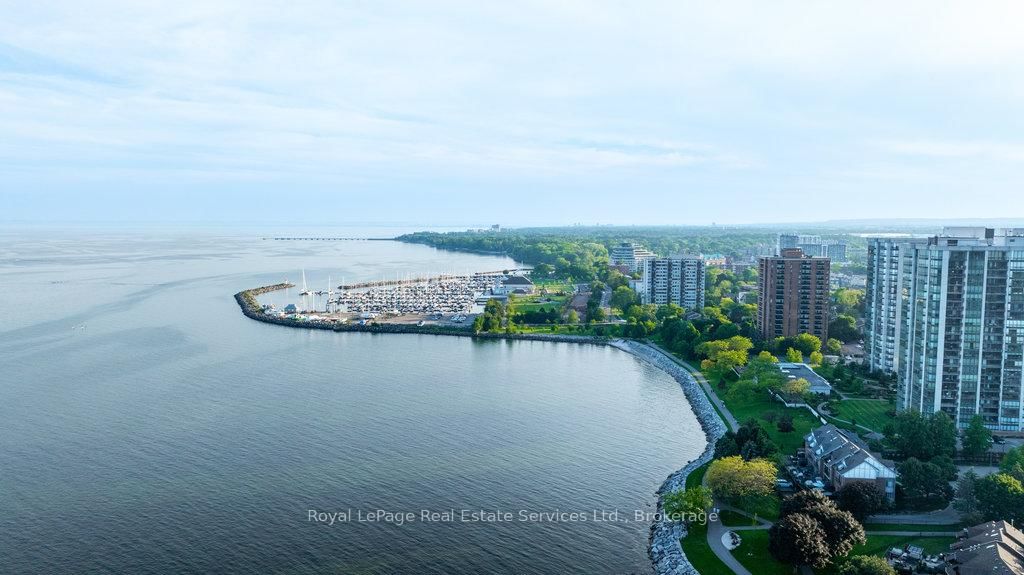 2086 Lakeshore Rd W for sale 