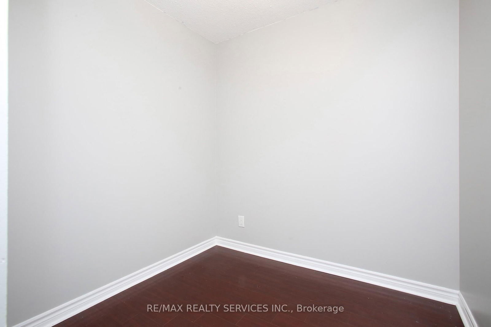 335 Rathburn Rd W, unit 2007 for rent