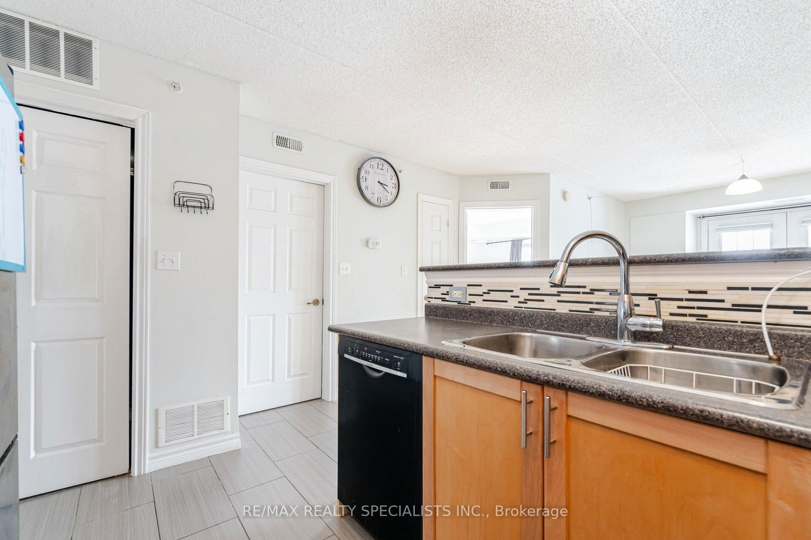 2035 Appleby Line, unit 303 for sale