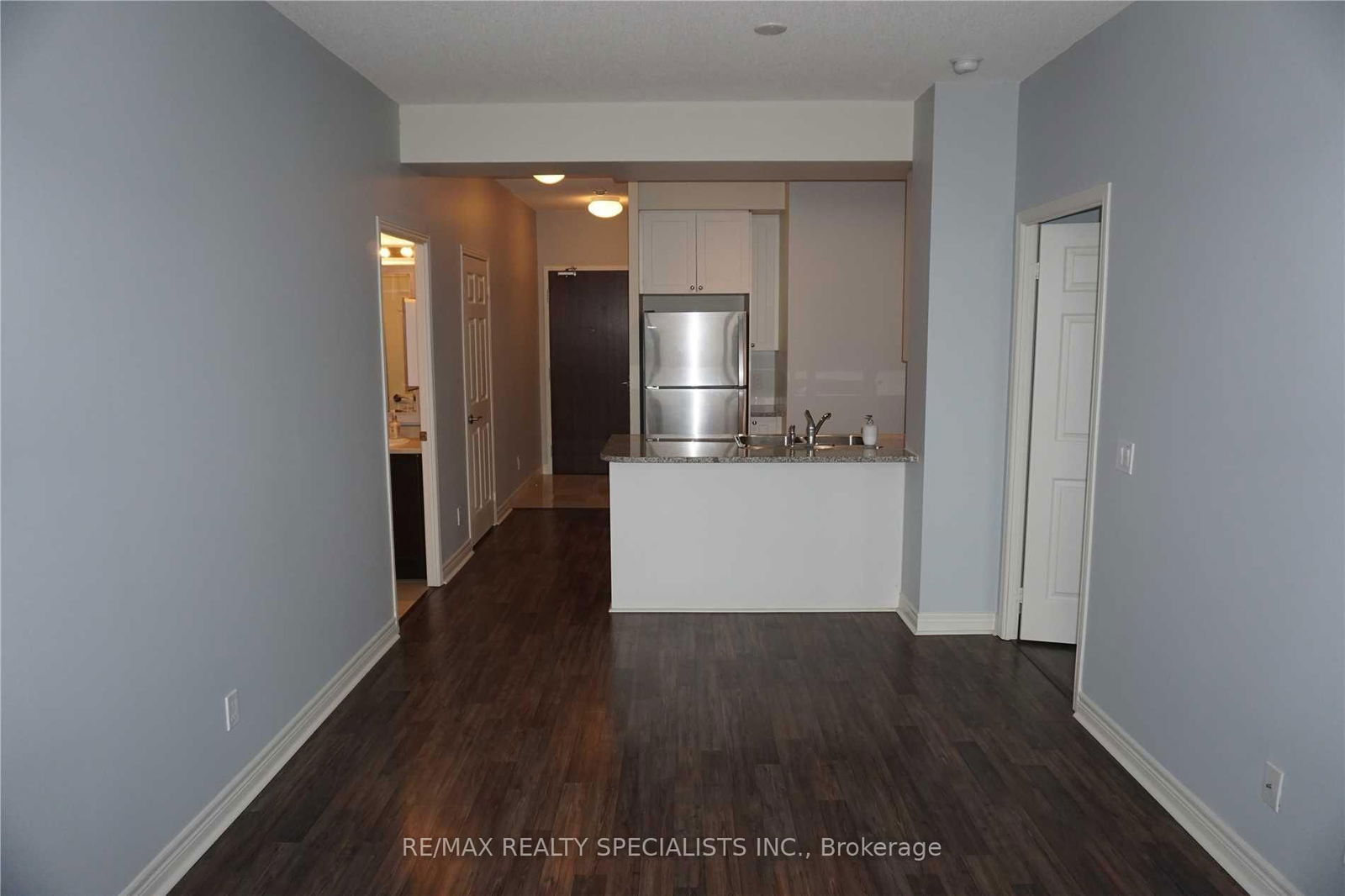 339 Rathburn Rd W, unit 1801 for rent