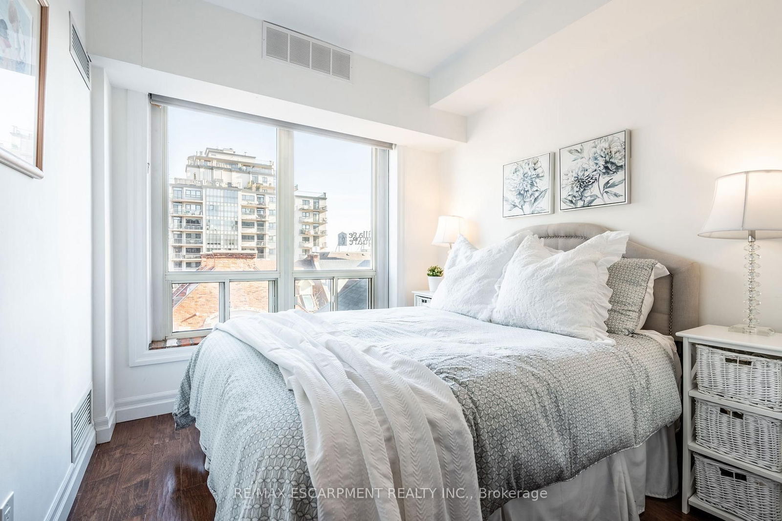 430 Pearl St, unit 309 for sale