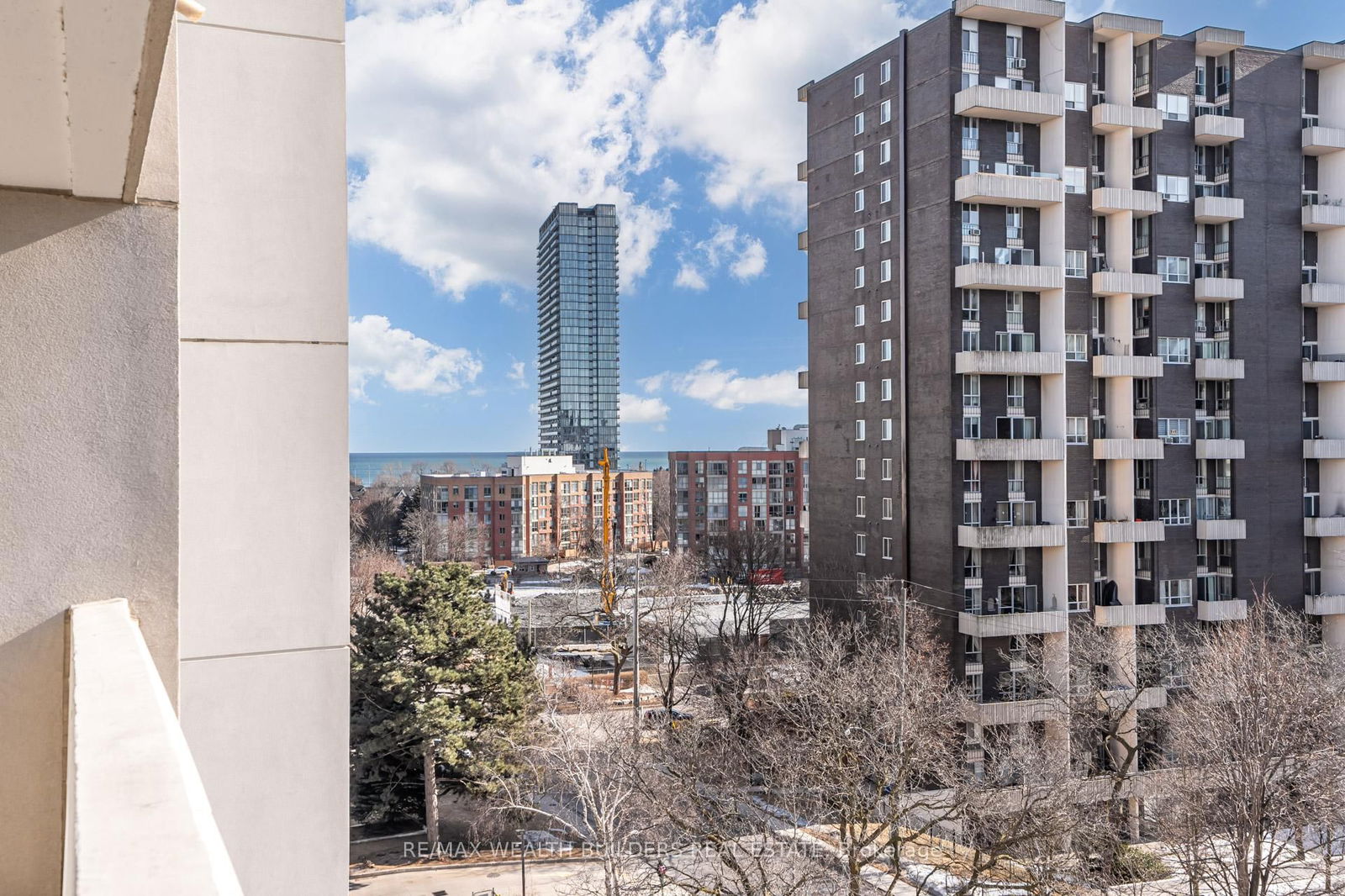 65 Southport St, unit 810 for sale