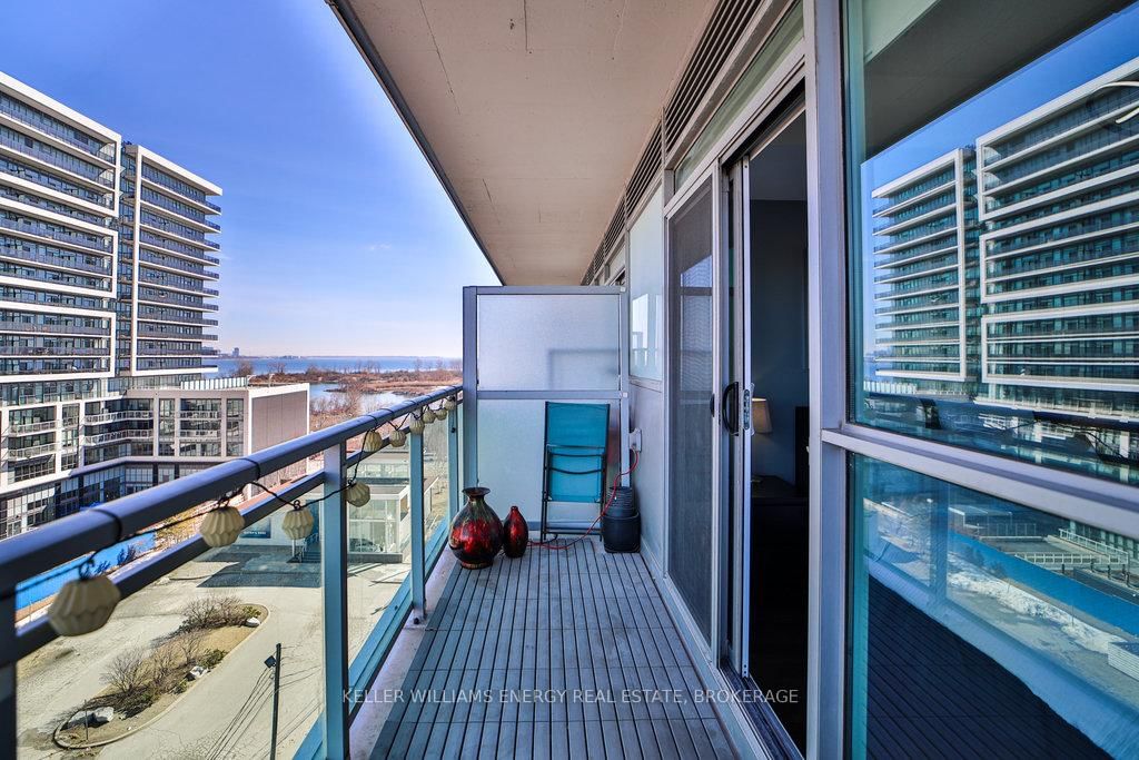 33 Shore Breeze Dr, unit 606 for sale