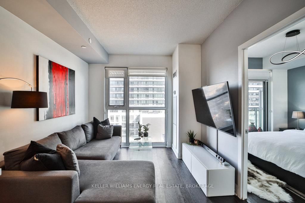 33 Shore Breeze Dr, unit 606 for sale