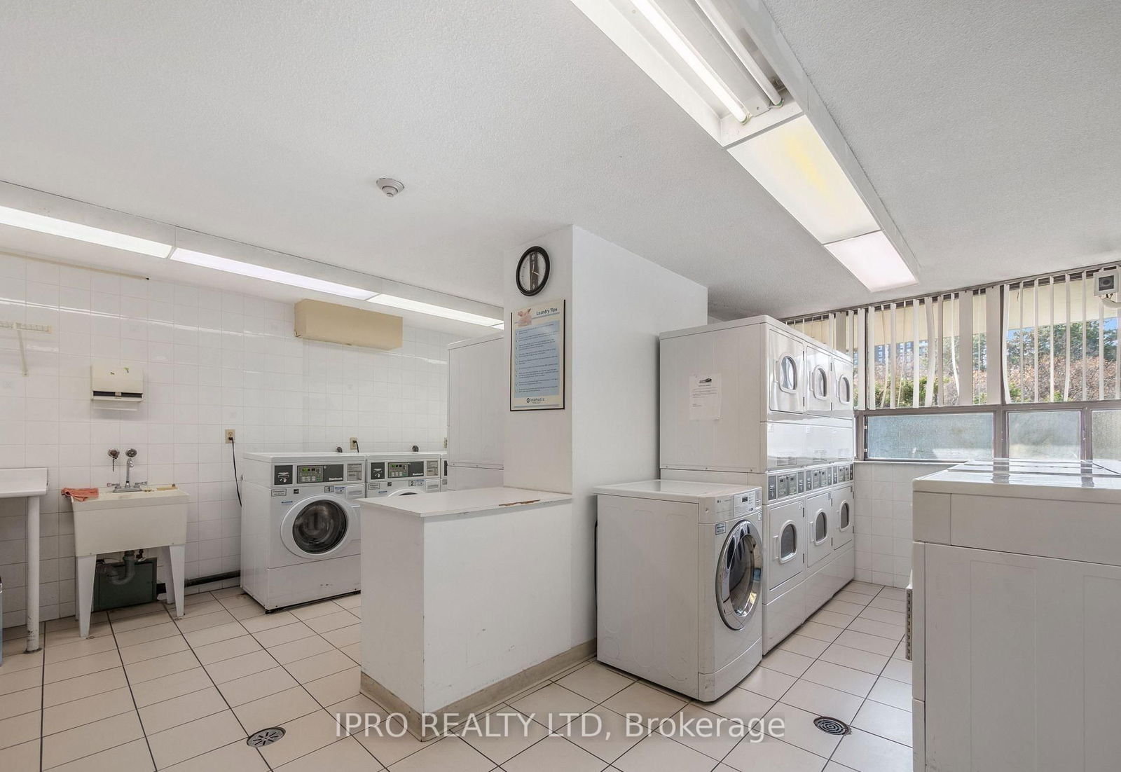 17 Knightsbridge Rd, unit 1601 for rent