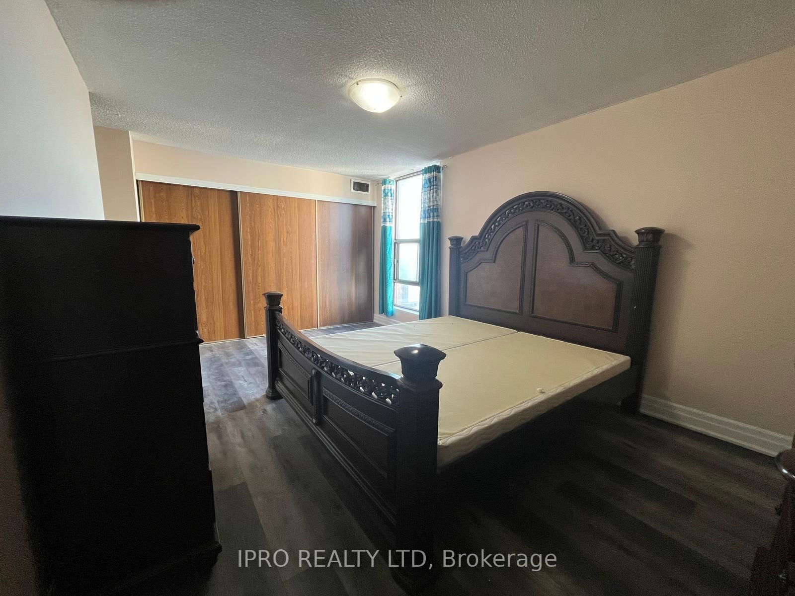 17 Knightsbridge Rd, unit 1601 for rent