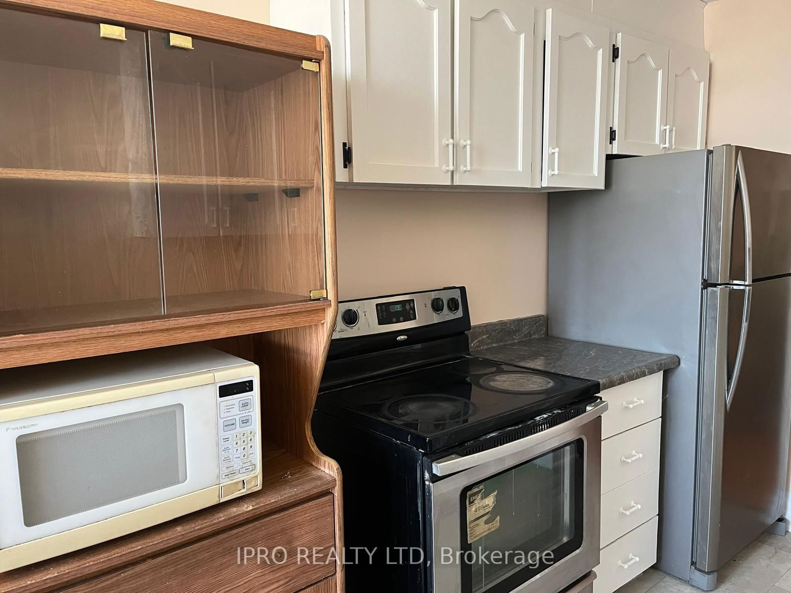 17 Knightsbridge Rd, unit 1601 for rent