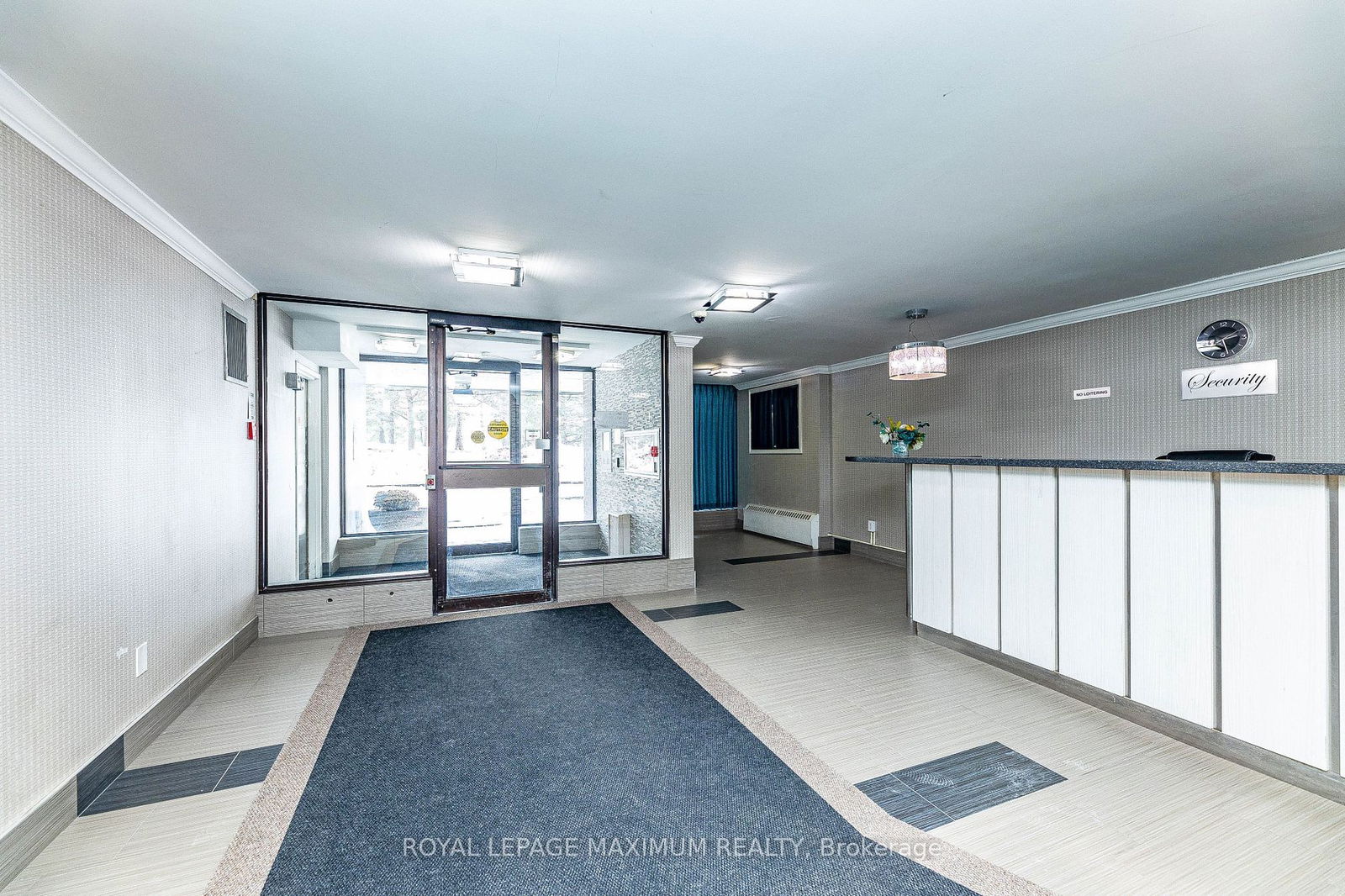 15 Kensington Rd, unit 1912 for sale