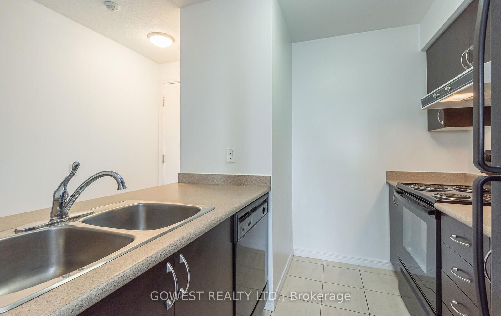 61 Heintzman St, unit 1305 for sale