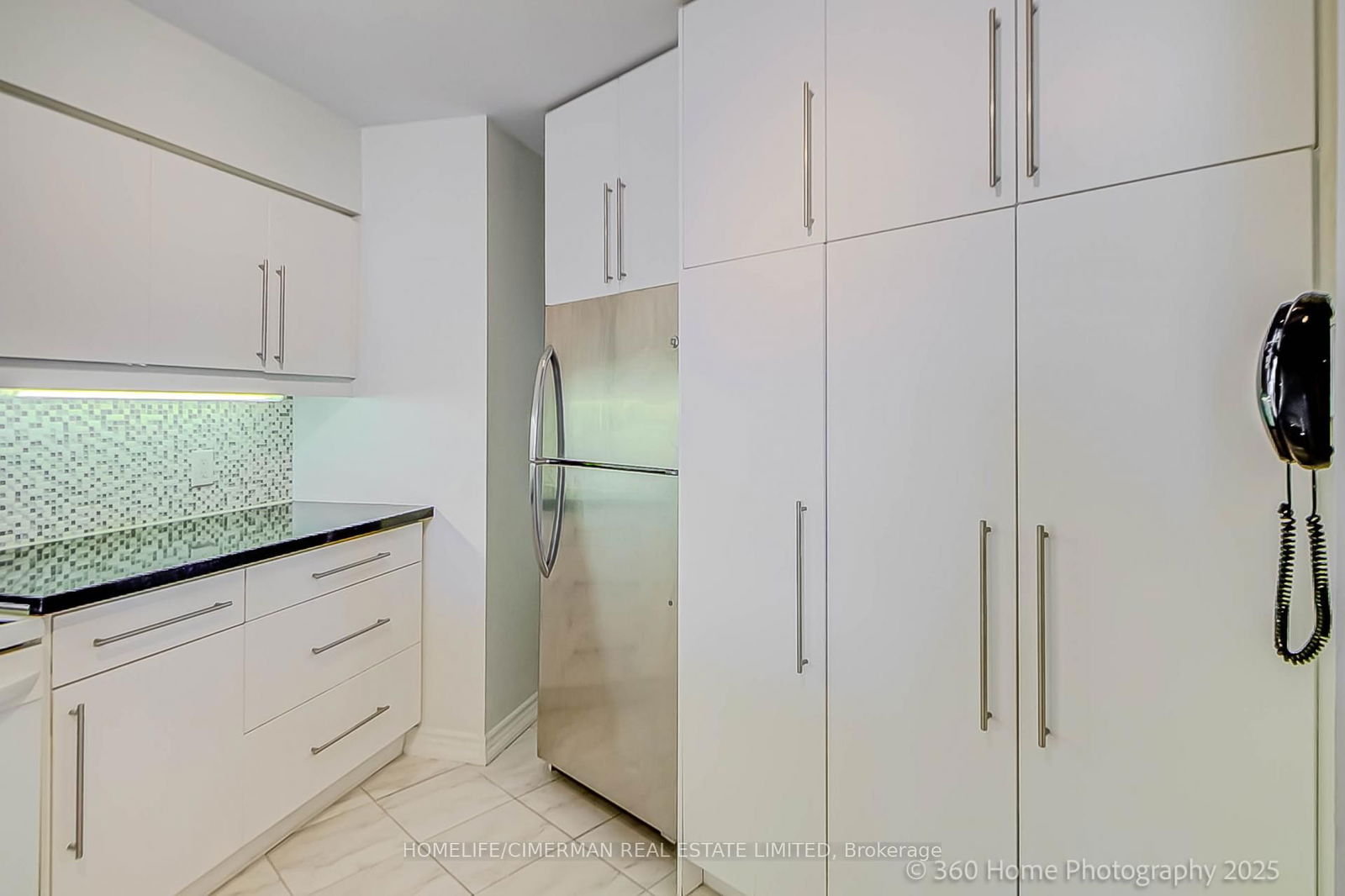 20 Southport St, unit 413 for sale