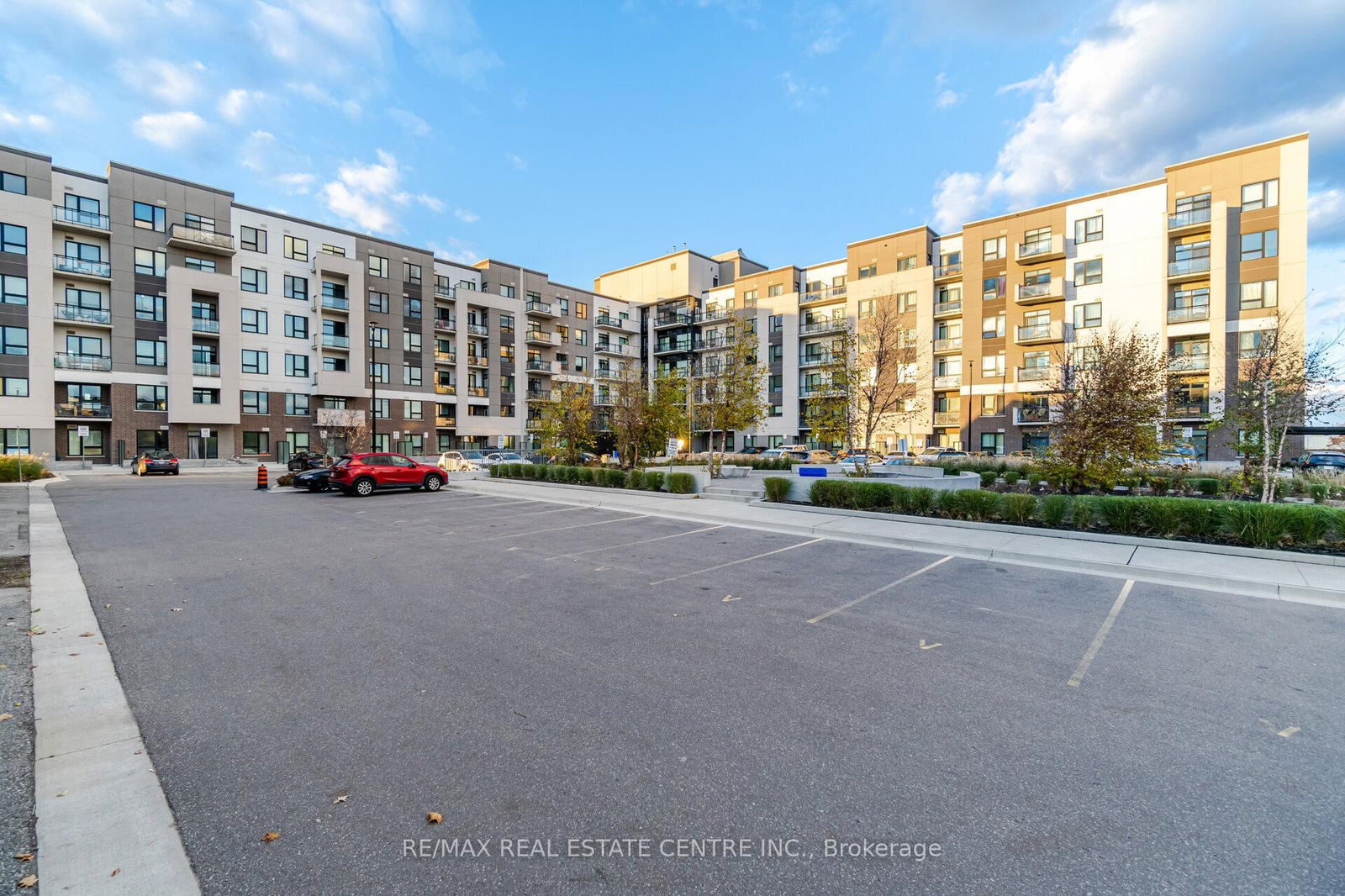 Hawthorne South Village Condos, Milton, Toronto