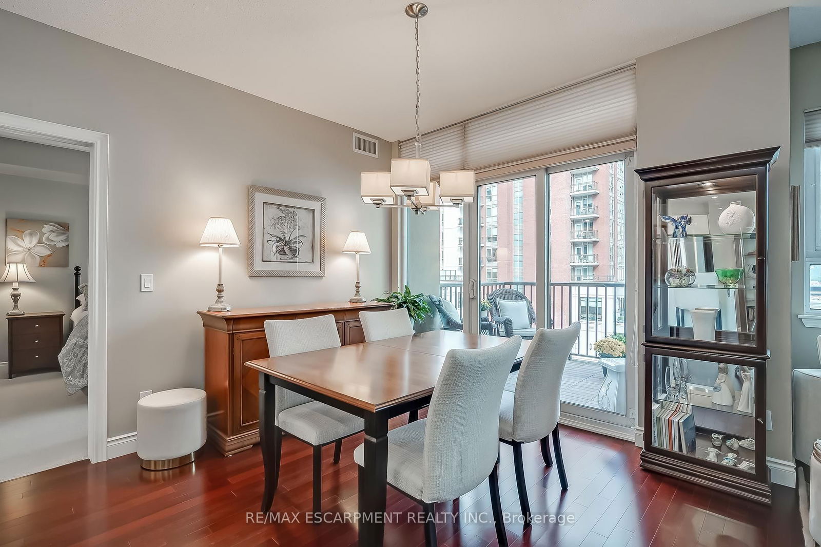 399 Elizabeth St, unit 411 for sale